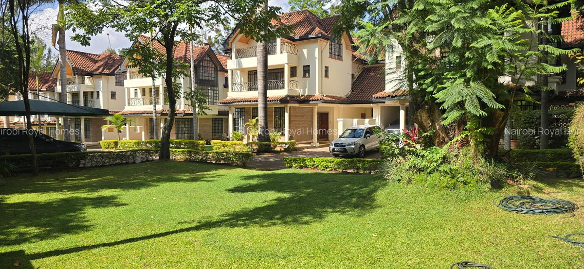 5 Bed Townhouse with En Suite at Lavington Green - 1