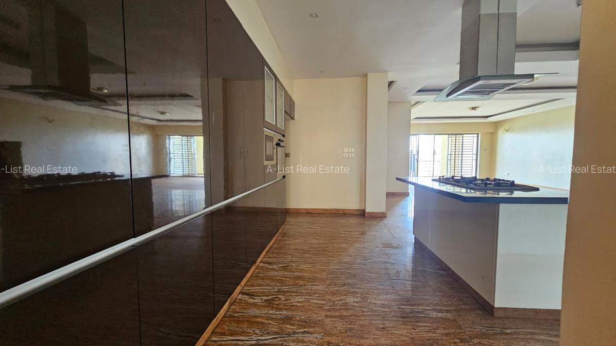 4 Bed Apartment with En Suite at Vihiga Road - 5
