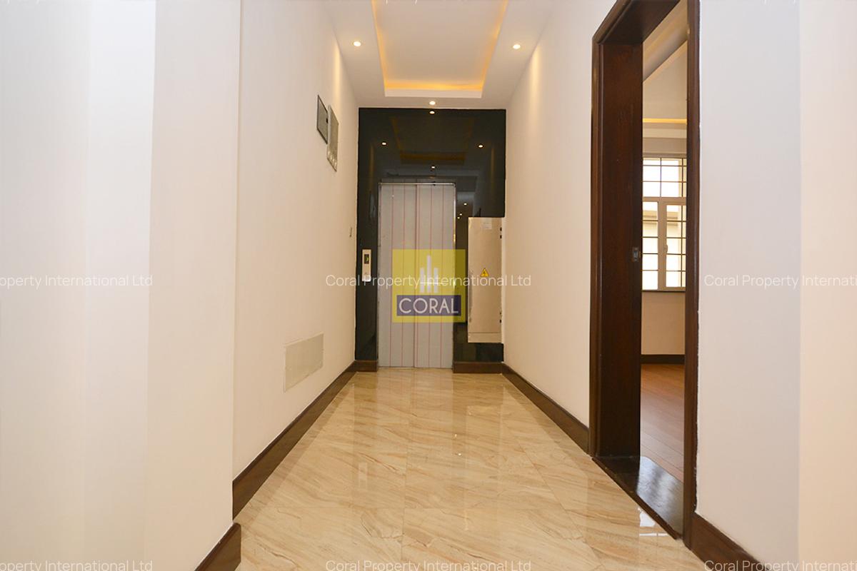 4 Bed Townhouse with Garden in Spring Valley - 13