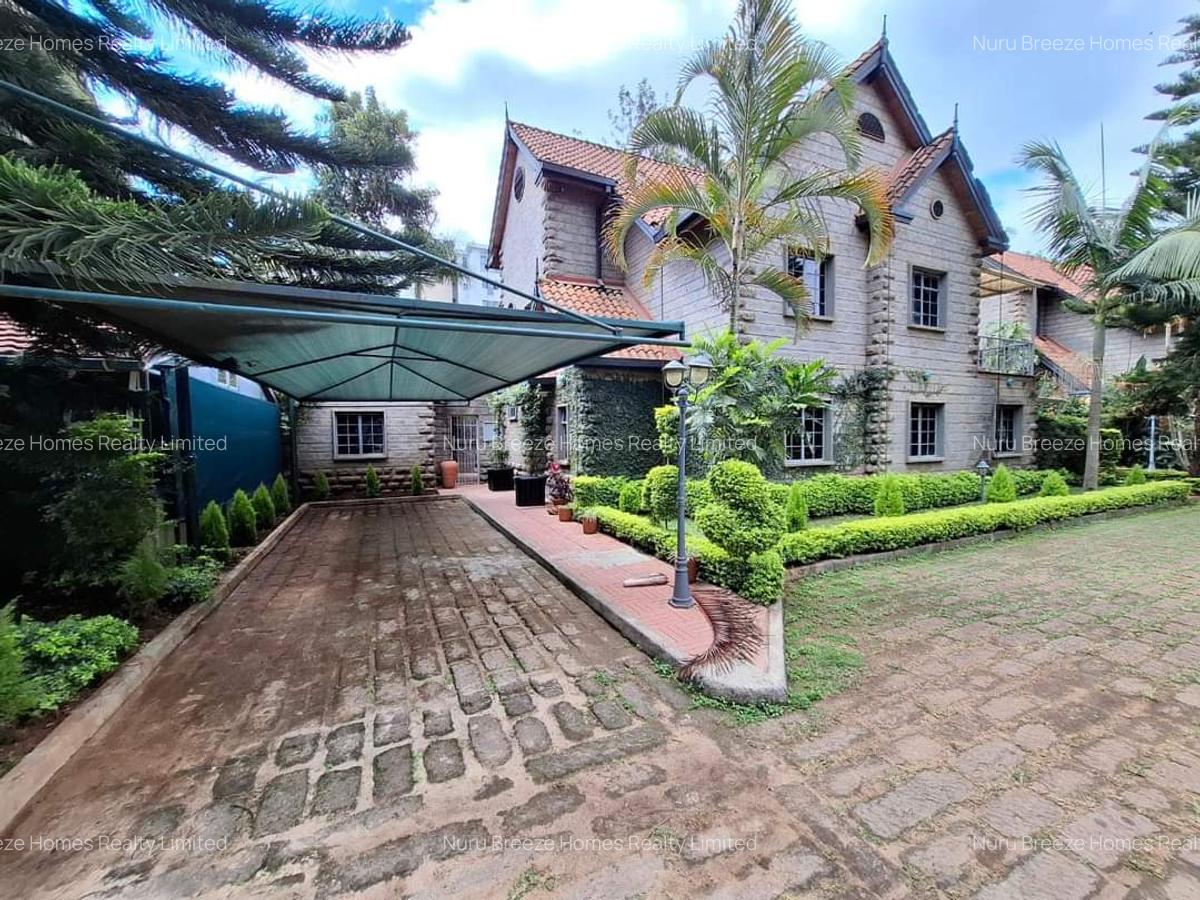 4 Bed Townhouse with En Suite in Lavington - 16