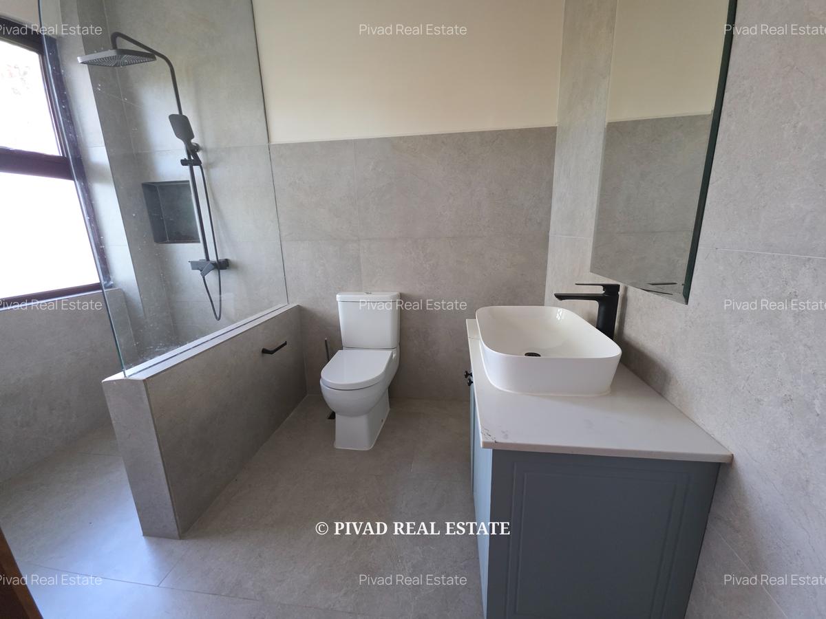 5 Bed House with Garden in Runda - 9