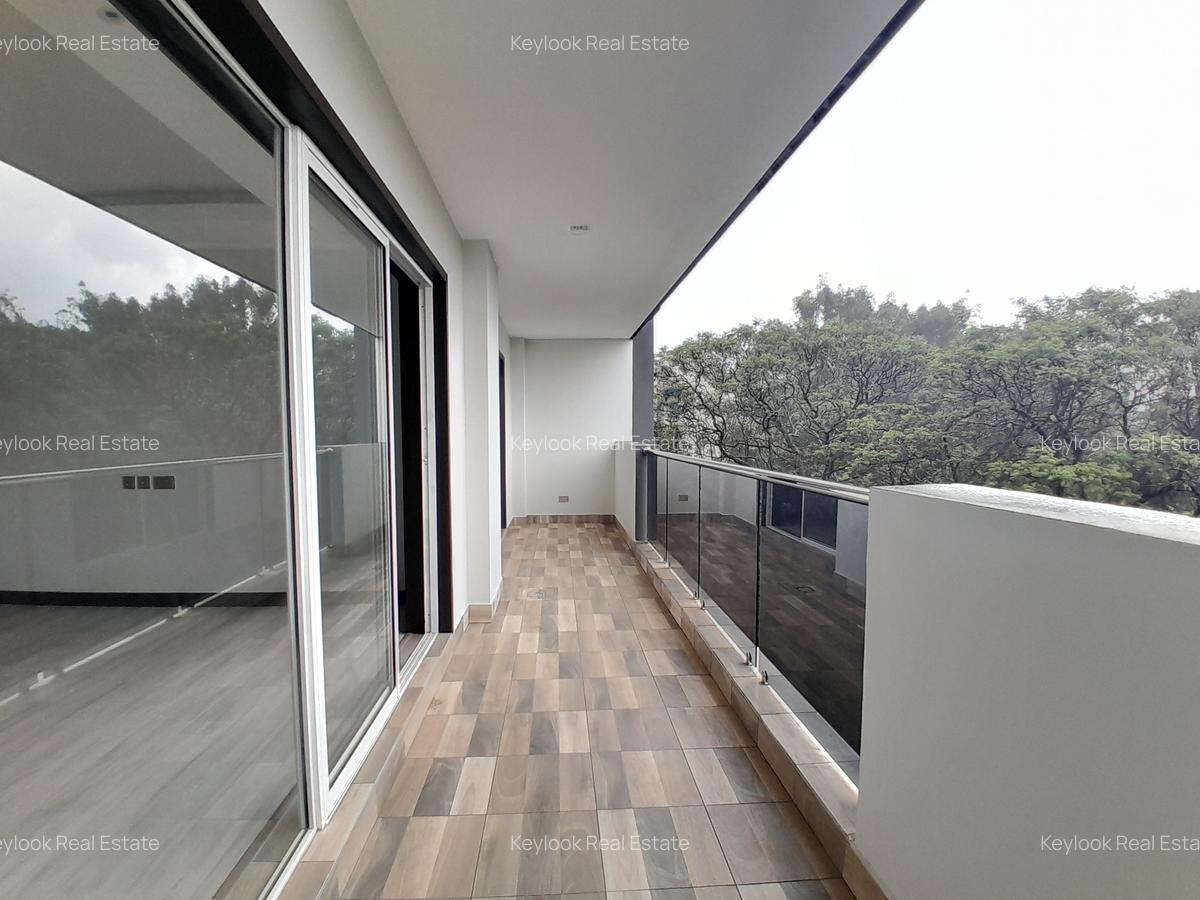 2 Bed Apartment with En Suite at Riverside Drive - 3