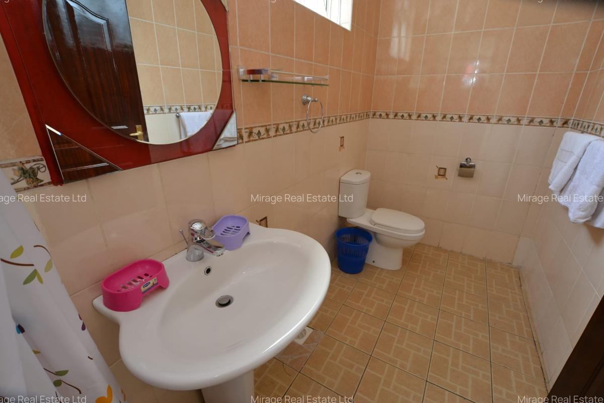 2 Bed House with Garden in Lavington - 12