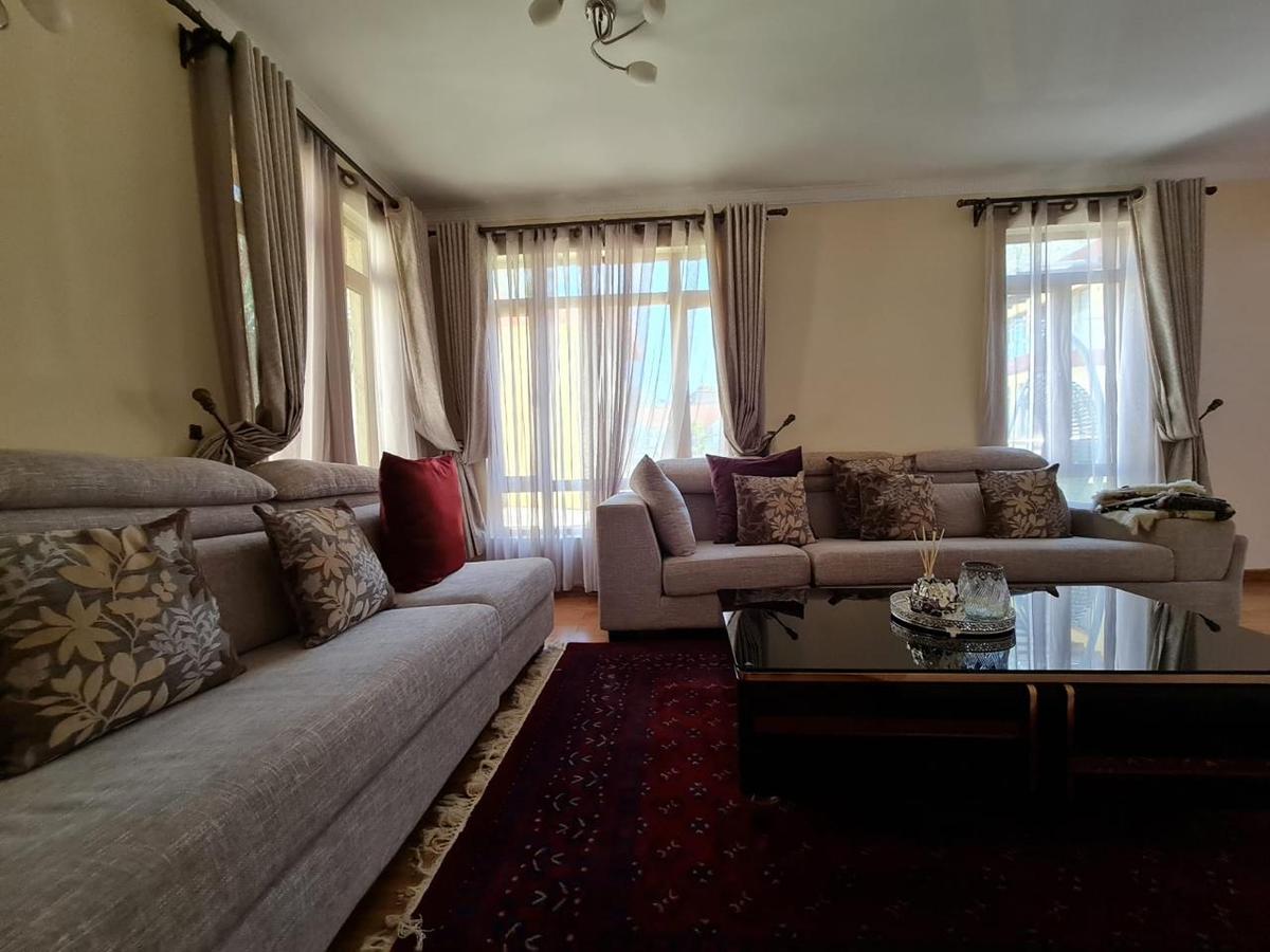 5 Bed Townhouse with En Suite at Lavington - 10