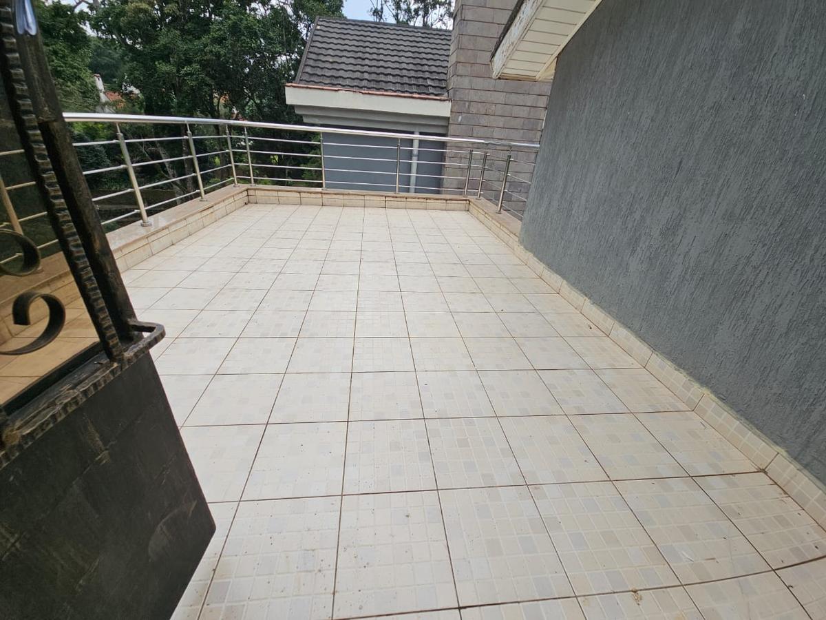 4 Bed House with En Suite in Westlands Area - 19