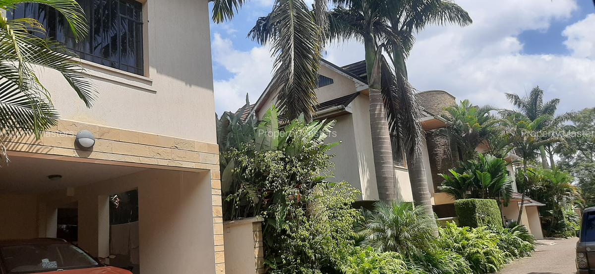 5 Bed Villa with En Suite at Lavington - 12