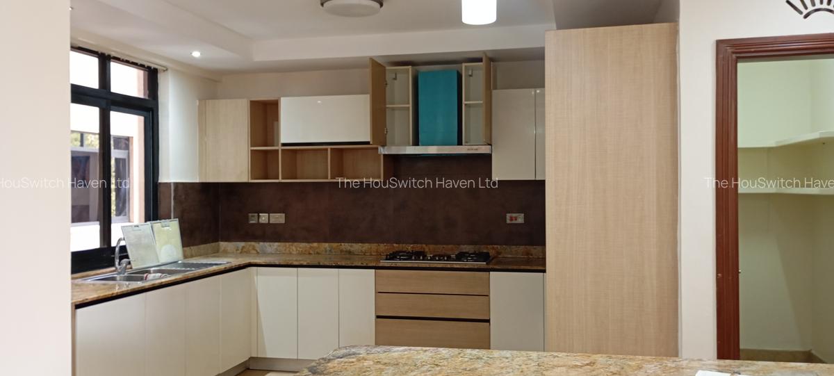 3 Bed Apartment with En Suite at Off Riverside Drive - 6