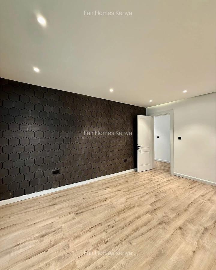 5 Bed Townhouse with En Suite at Chalbi Drive - 6