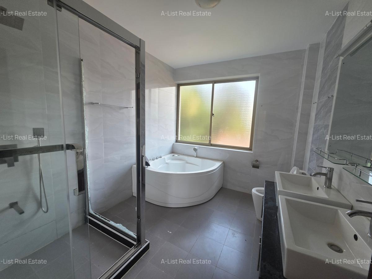 5 Bed Villa with En Suite at Chalbi Road - 17