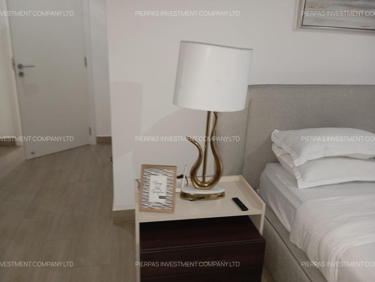 Serviced 3 Bed Apartment with En Suite in Riverside - 9