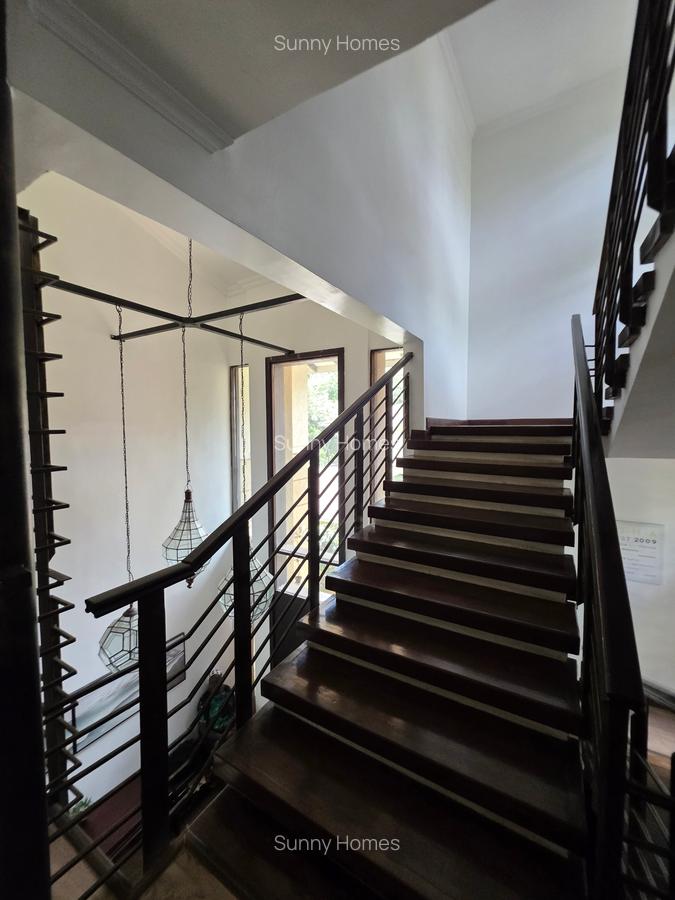 4 Bed Townhouse with En Suite at Lavington Green. - 16