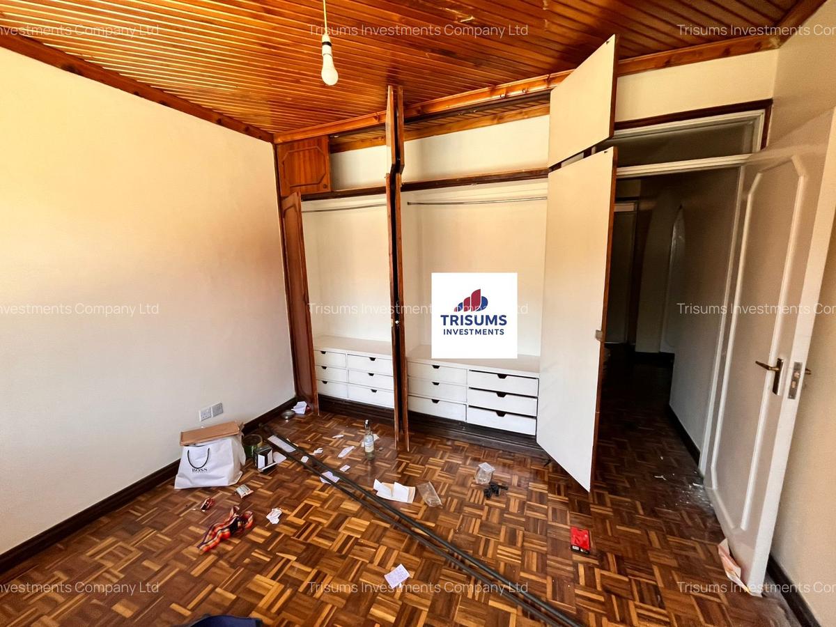 4 Bed House with En Suite in Lavington - 8