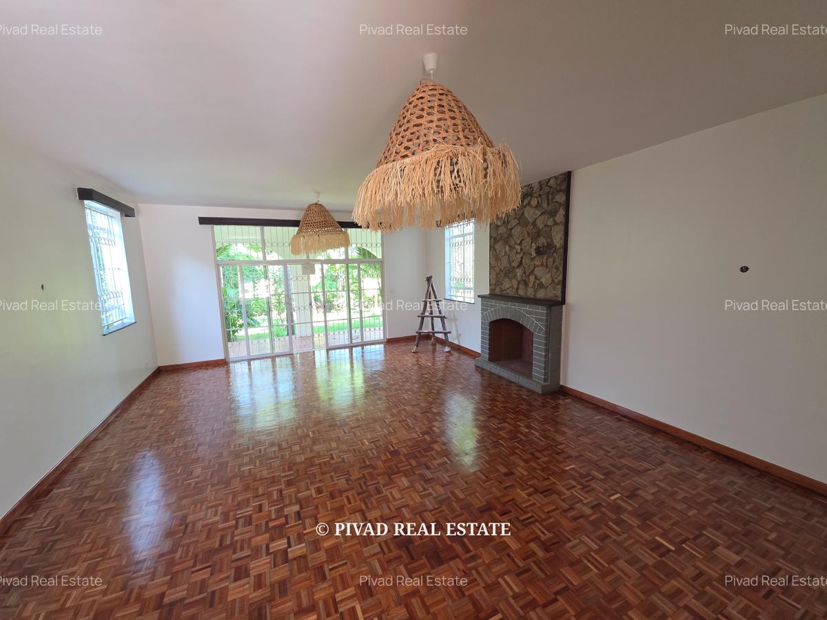 4 Bed House with En Suite in Runda - 14