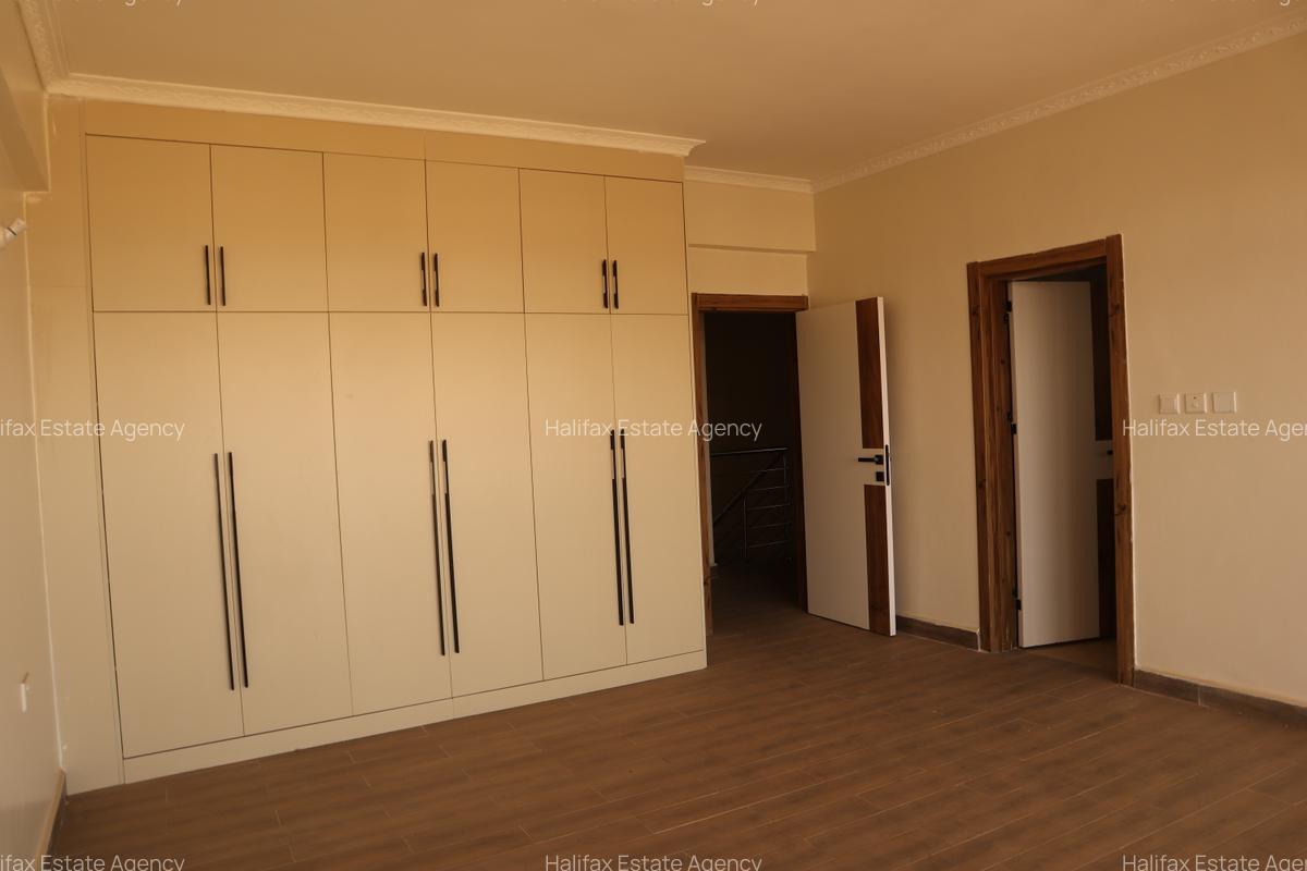 5 Bed Apartment with En Suite at 3Rd Parklands - 2