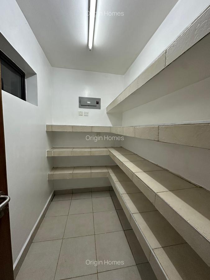 3 Bed Apartment with En Suite at Kilimani - 16