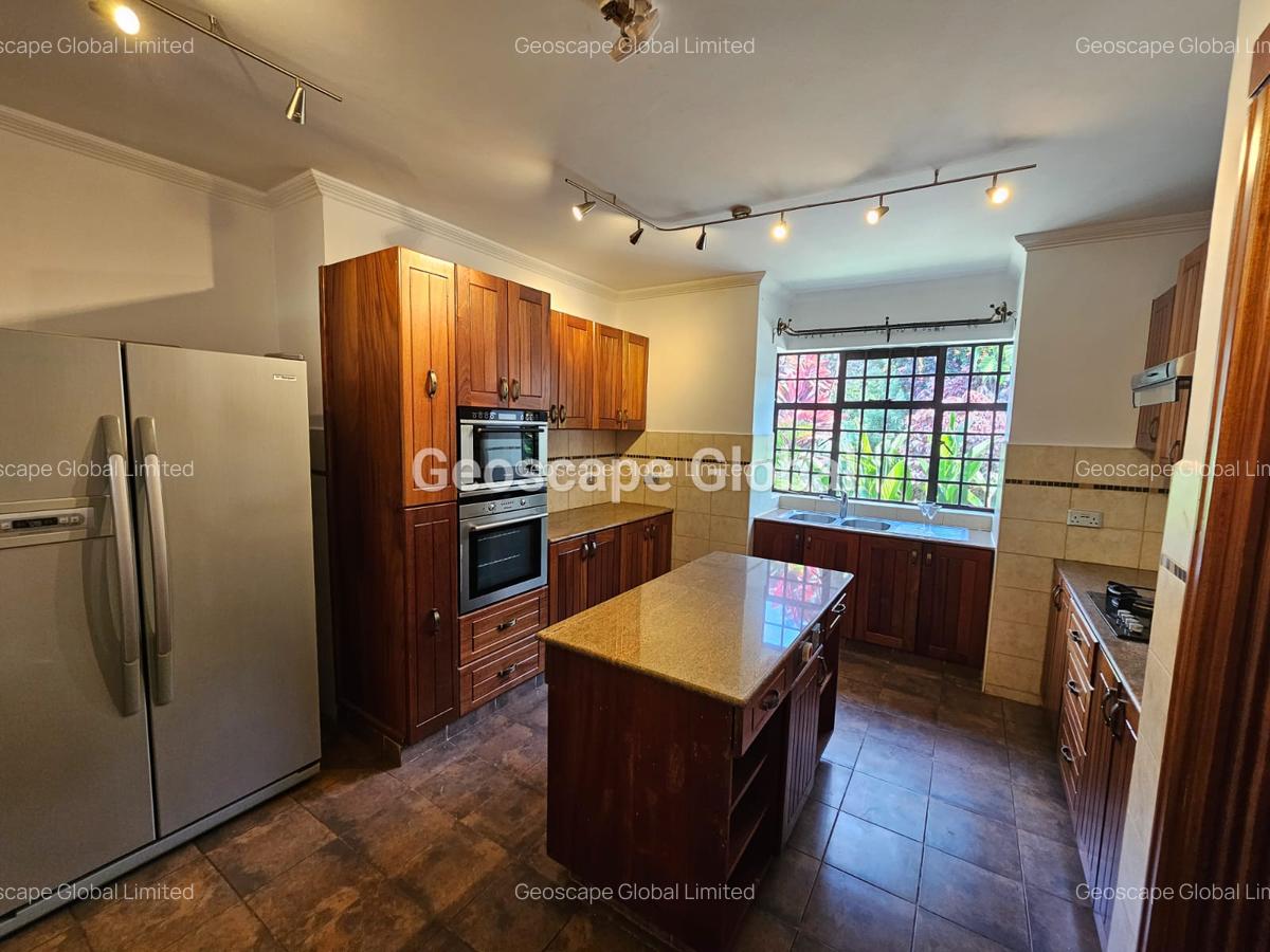 4 Bed Townhouse with En Suite in Spring Valley - 18