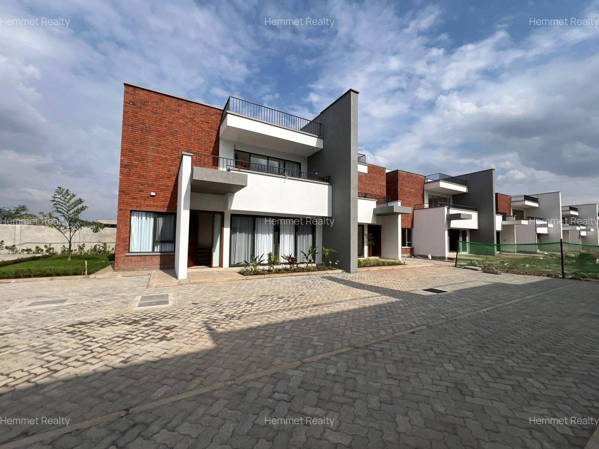 4 Bed Townhouse with En Suite in Langata - 1