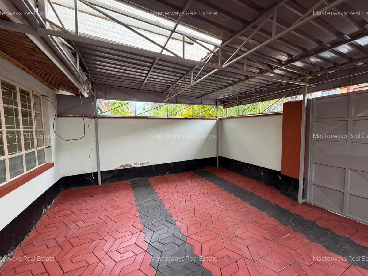 4 Bed House with En Suite in South C - 2