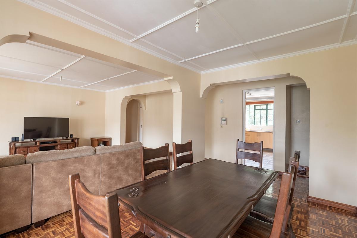 3 Bed Apartment with En Suite in Lavington - 5