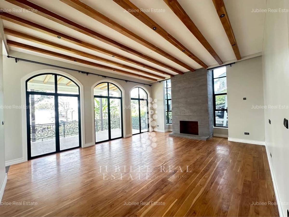 5 Bed Villa with En Suite in Loresho - 12