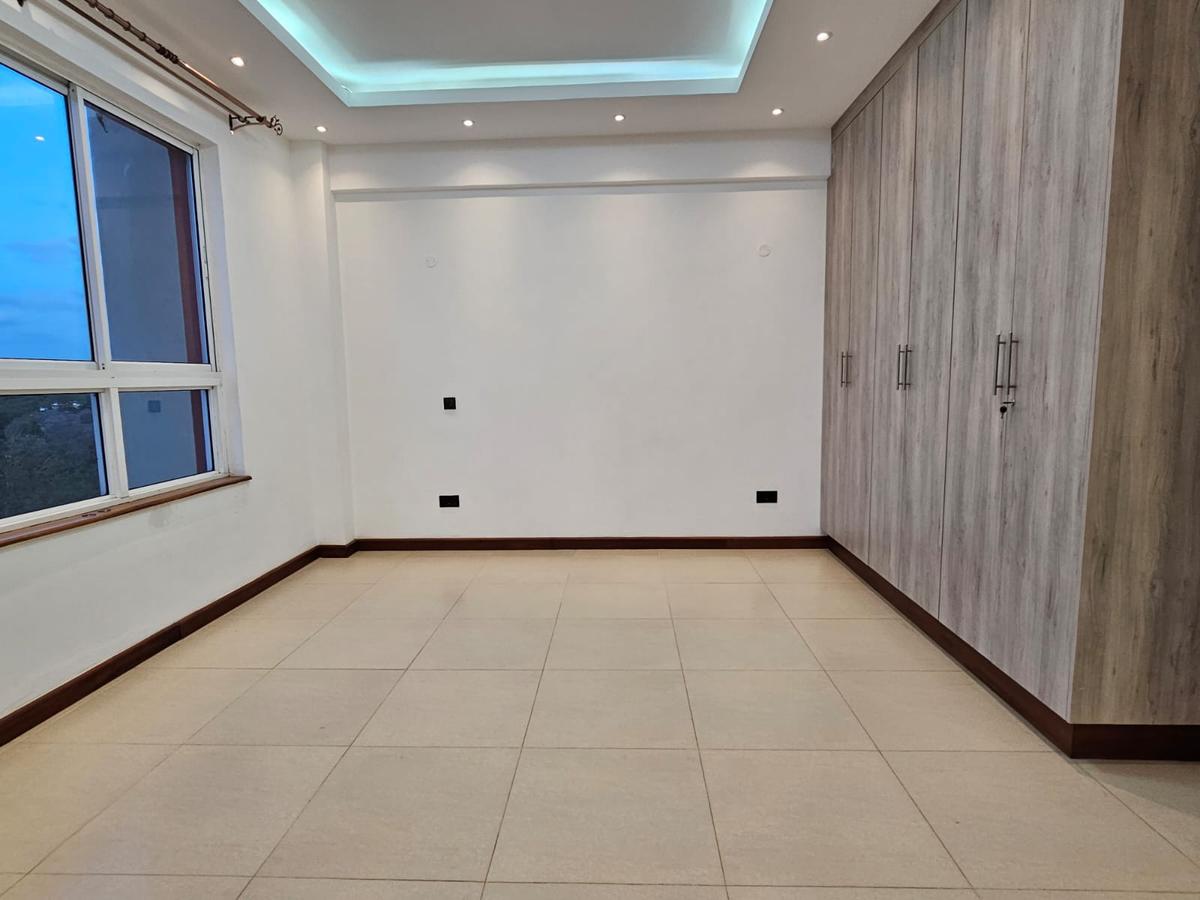 5 Bed Apartment with En Suite in General Mathenge - 8