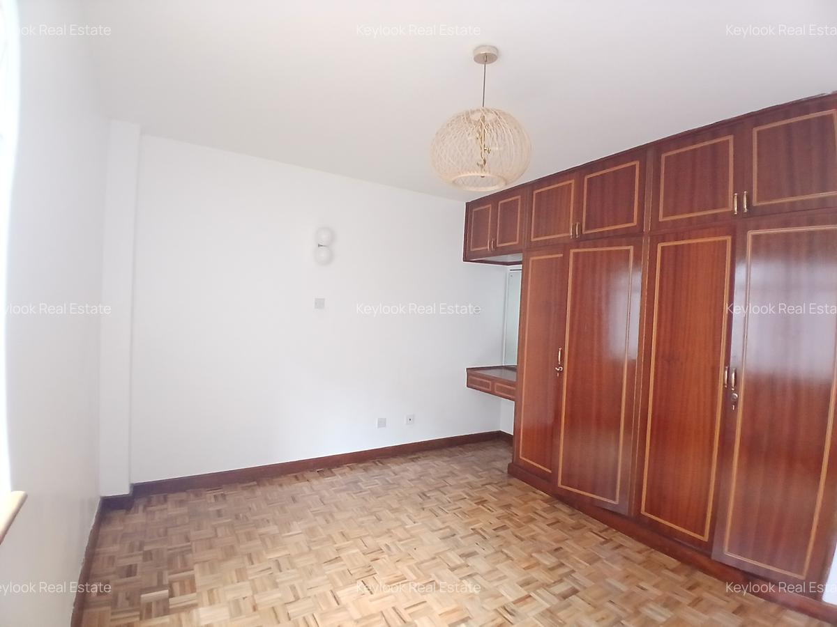 4 Bed Townhouse with En Suite at Lavington - 11