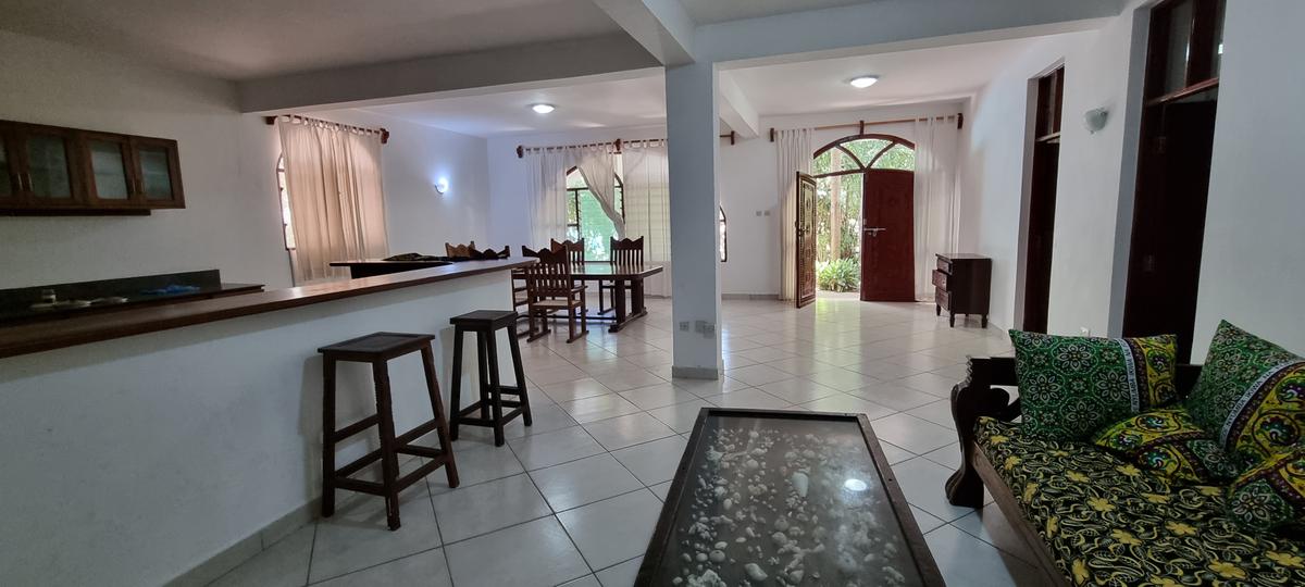 Serviced 3 Bed Apartment with En Suite at La-Marina Mtwapa - 10