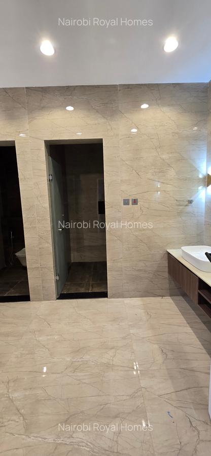 6 Bed Townhouse with En Suite at Lavington Green - 12