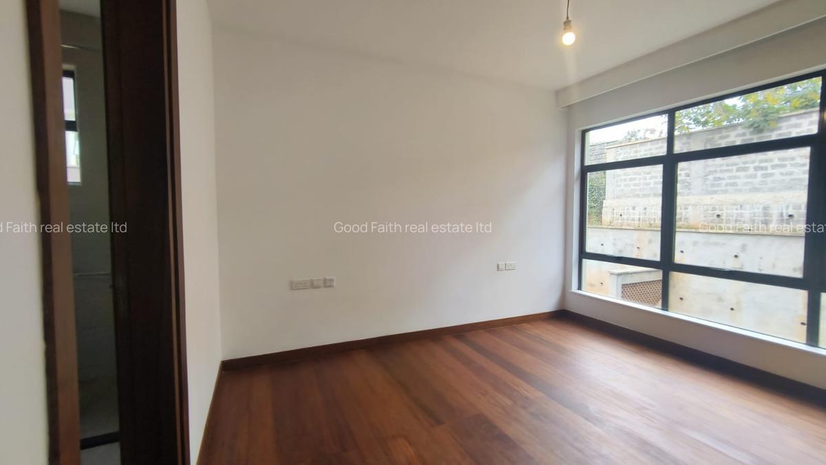 4 Bed House with En Suite at Two Rivers - 5