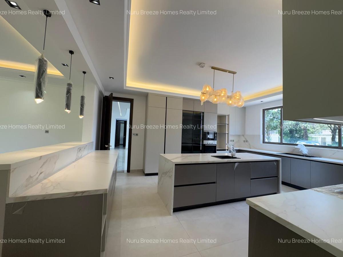 5 Bed Townhouse with En Suite in Karen - 3