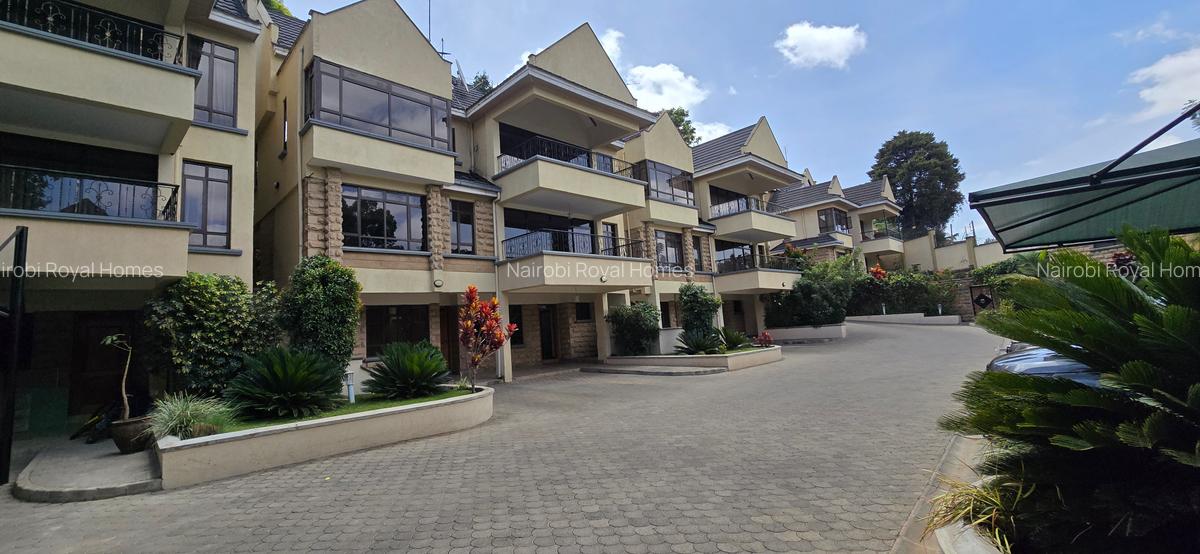 5 Bed Townhouse with En Suite at Lavington Green - 6
