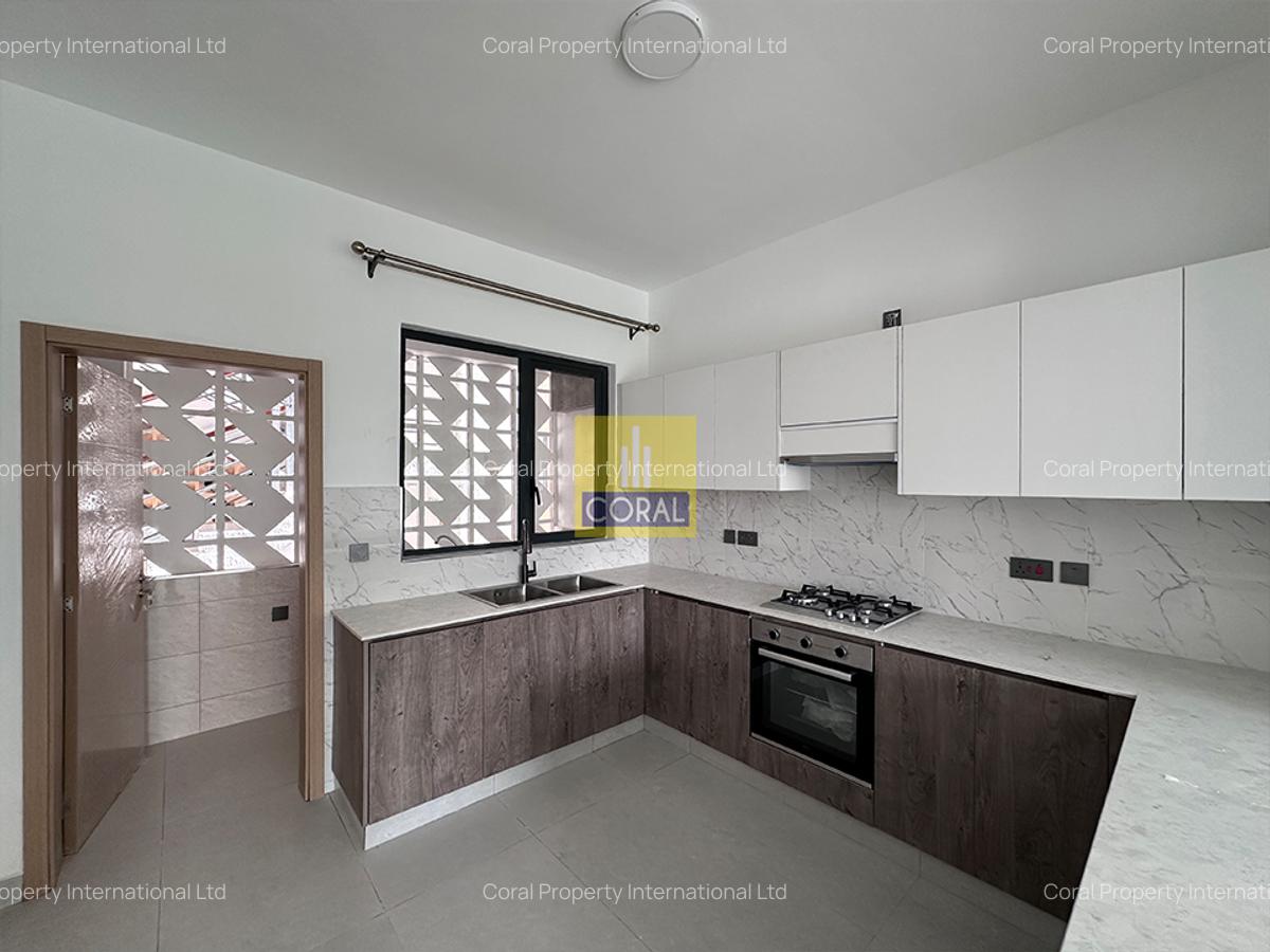 2 Bed Apartment in Brookside - 4