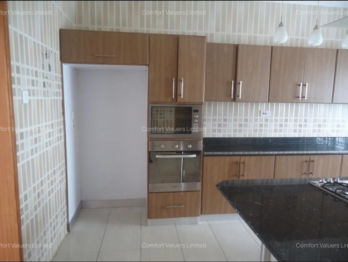 3 Bed Apartment with En Suite at Westlands - 11