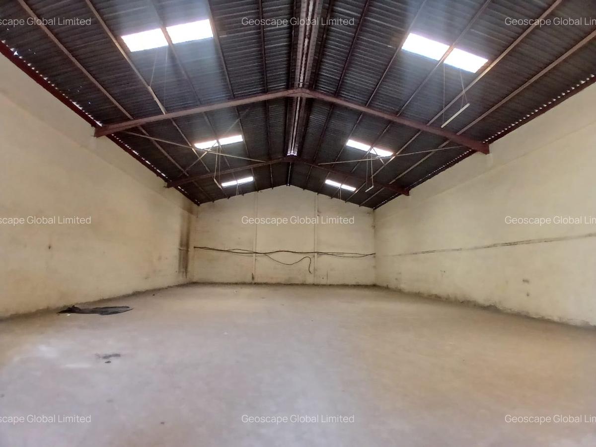 5,000 ft² Warehouse with Parking in Industrial Area - 3