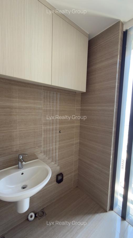 2 Bed Apartment with En Suite in Westlands Area - 6