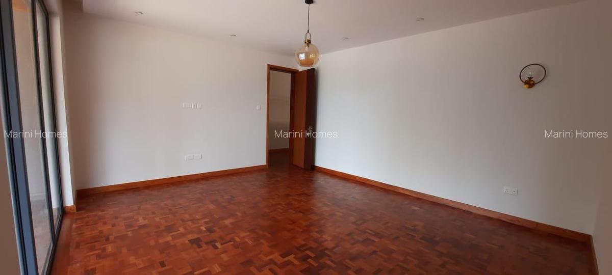 5 Bed Townhouse with En Suite in Lavington - 14