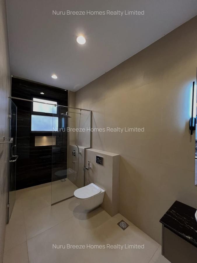 5 Bed Townhouse with En Suite in Lavington - 16