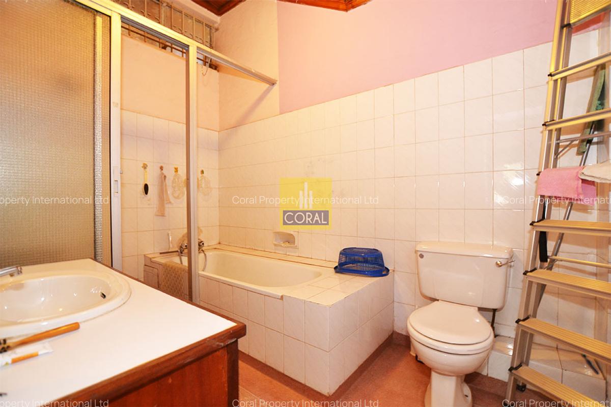 4 Bed House in Rhapta Road - 15