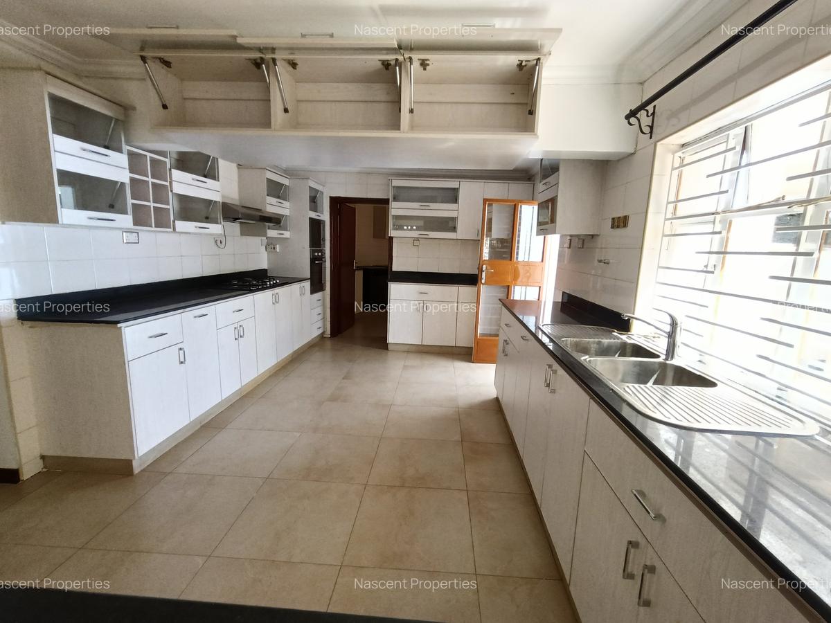 4 Bed House with En Suite in Runda - 5