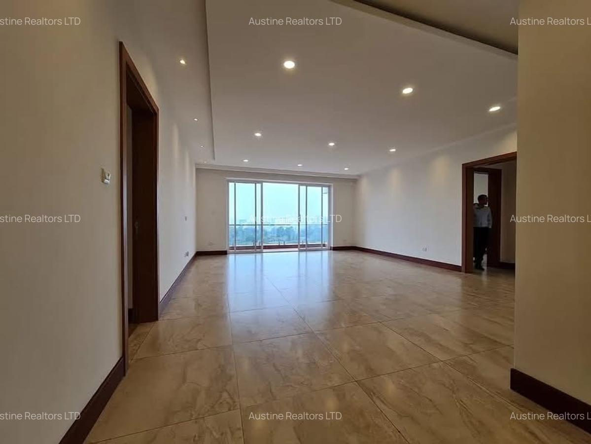 Serviced 3 Bed Apartment with En Suite in Parklands - 2