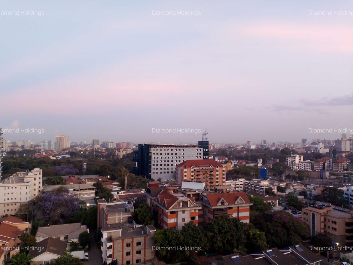 3 Bed Apartment with En Suite at Parklands - 1