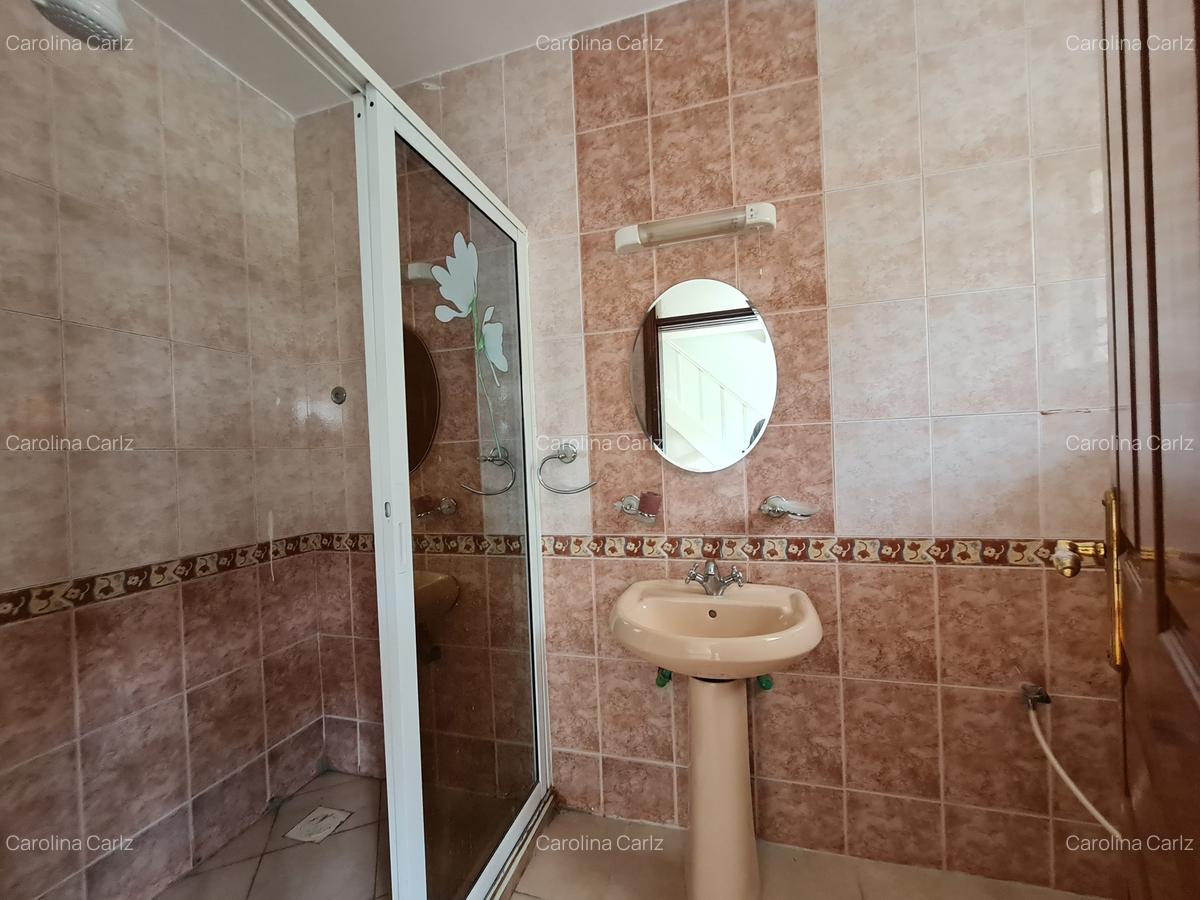 4 Bed Townhouse with En Suite in Brookside - 16