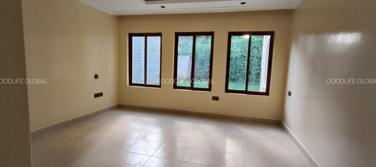 5 Bed House with En Suite at New Kitisuru - 14