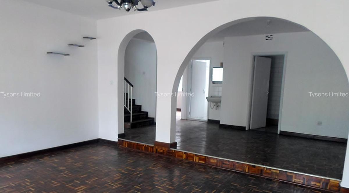 5 Bed House with En Suite in Westlands Area - 3