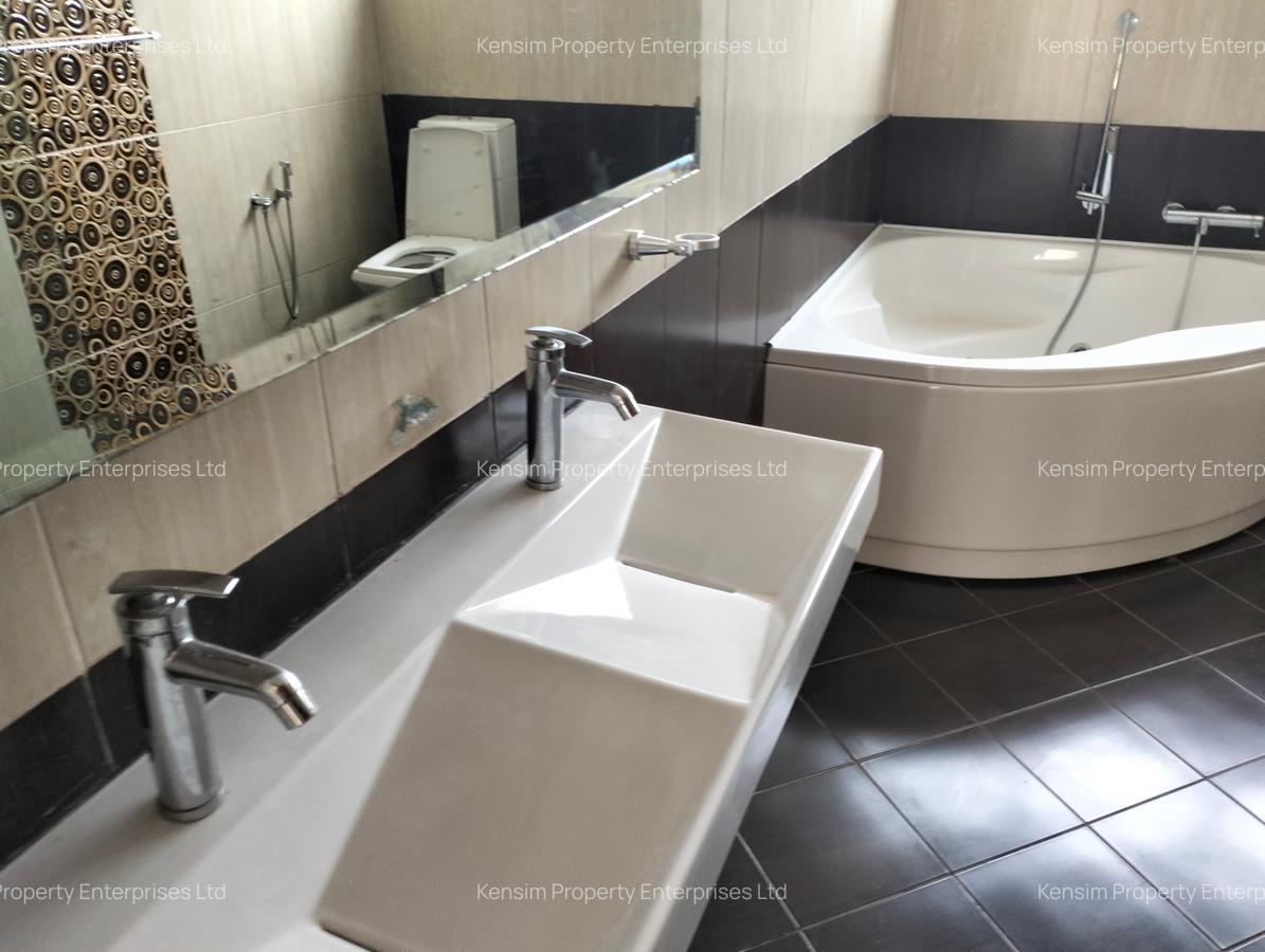 5 Bed Townhouse with En Suite in Westlands Area - 18