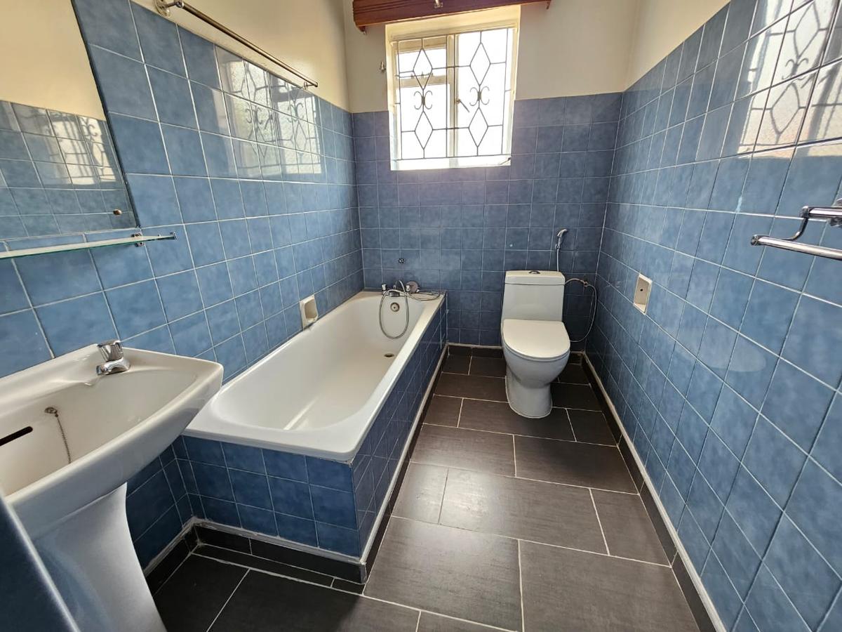5 Bed House with En Suite in Loresho - 7