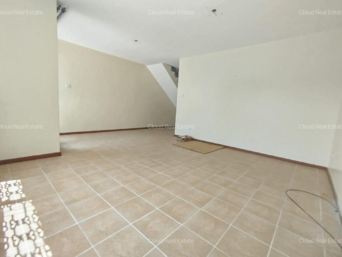 4 Bed House with Garden in South C - 2