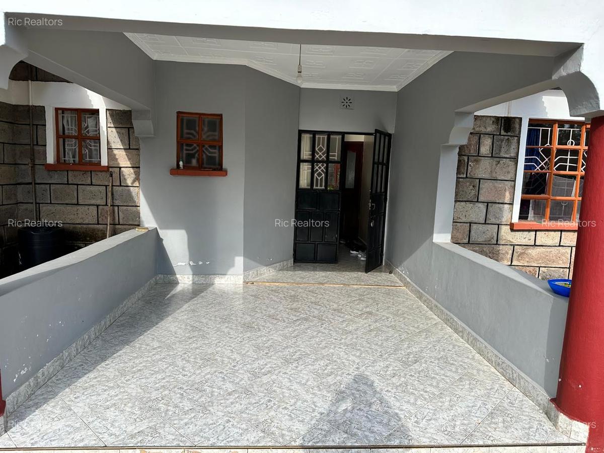 4 Bed House with En Suite at Olepolos - 14