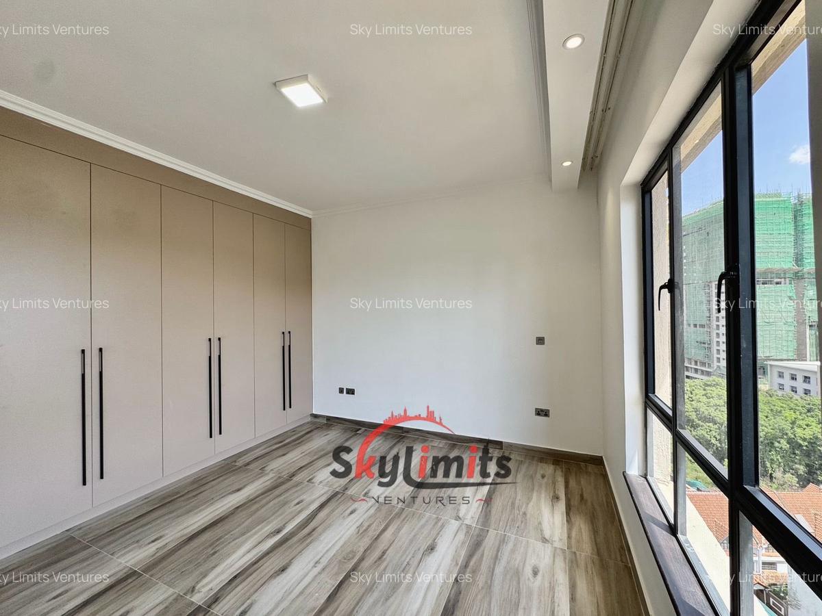 2 Bed Apartment with En Suite in Brookside - 14