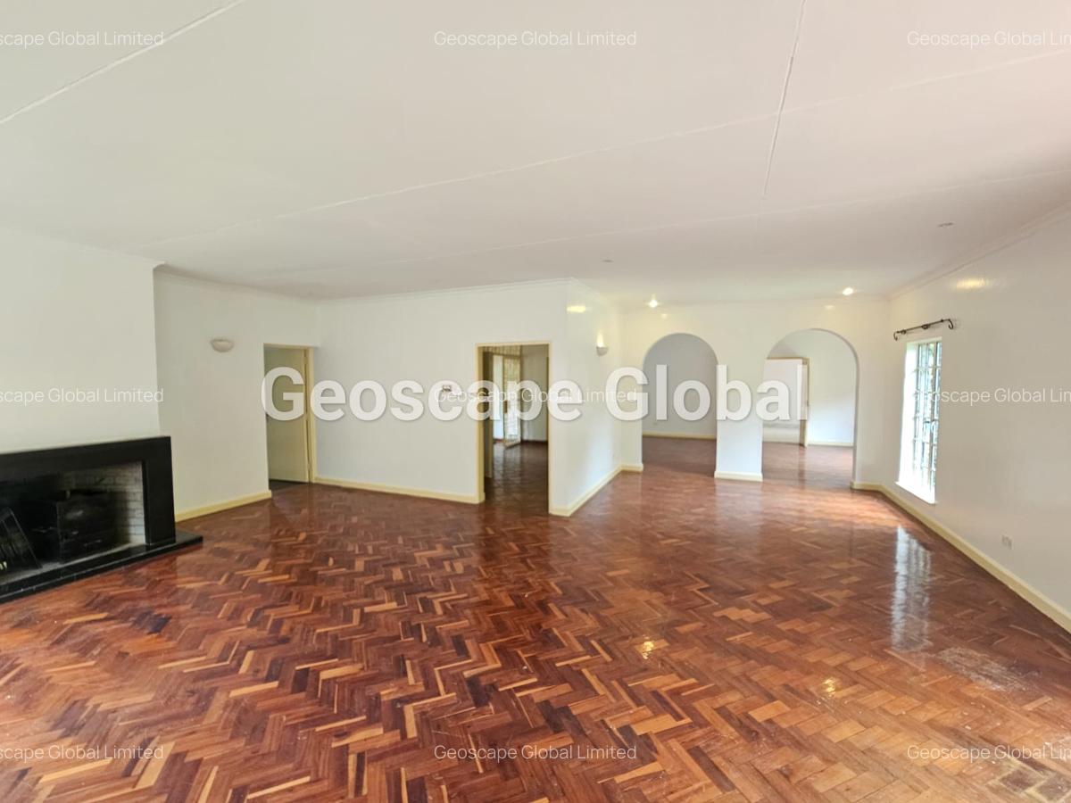 4 Bed House with En Suite in Lavington - 4